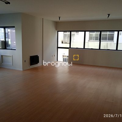 Sala com 60m², 1 garagem, no bairro Centro em Florianópolis