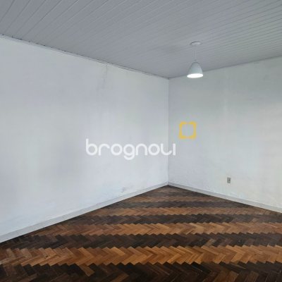 Casa com 94m², 2 quartos, 1 garagem, no bairro Estreito em Florianópolis