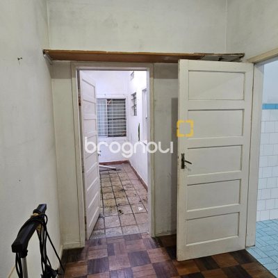 Casa com 94m², 2 quartos, 1 garagem, no bairro Estreito em Florianópolis