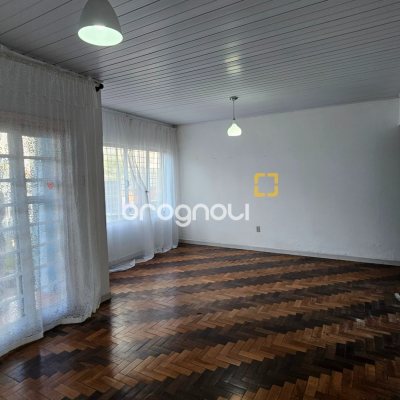 Casa com 94m², 2 quartos, 1 garagem, no bairro Estreito em Florianópolis