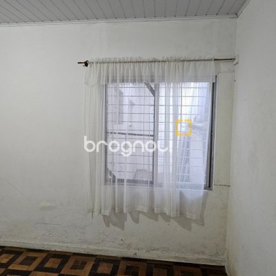 Casa com 94m², 2 quartos, 1 garagem, no bairro Estreito em Florianópolis