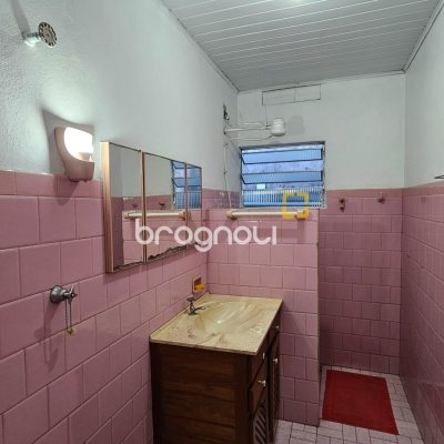 Casa com 94m², 2 quartos, 1 garagem, no bairro Estreito em Florianópolis