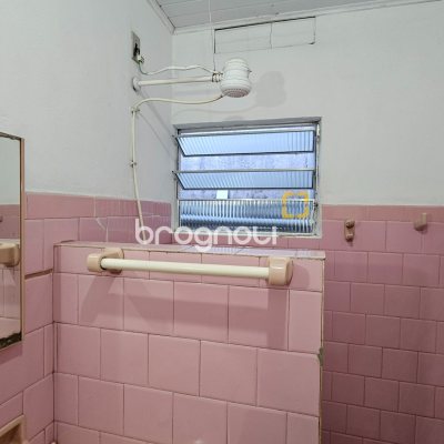 Casa com 94m², 2 quartos, 1 garagem, no bairro Estreito em Florianópolis