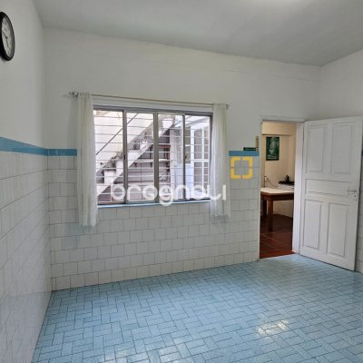 Casa com 94m², 2 quartos, 1 garagem, no bairro Estreito em Florianópolis