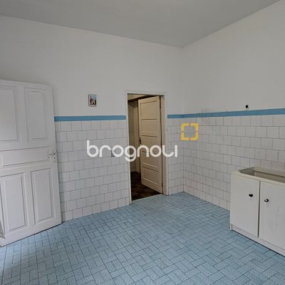 Casa com 94m², 2 quartos, 1 garagem, no bairro Estreito em Florianópolis