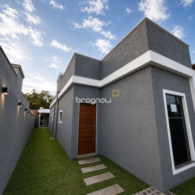 Casa com 85m², 2 quartos (sendo 1 suíte), 2 garagens, no bairro Ingleses do Rio Vermelho em Florianópolis
