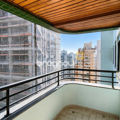 Apartamento com 117m², 3 quartos (sendo 1 suíte), 1 garagem, no bairro Centro em Florianópolis