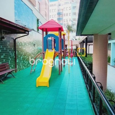 Apartamento com 117m², 3 quartos (sendo 1 suíte), 1 garagem, no bairro Centro em Florianópolis