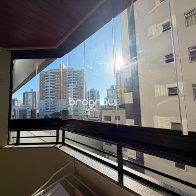 Apartamento com 76m², 2 quartos (sendo 1 suíte), 1 garagem, no bairro Campinas em São José