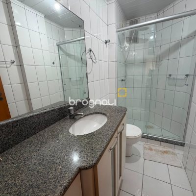 Apartamento com 76m², 2 quartos (sendo 1 suíte), 1 garagem, no bairro Campinas em São José