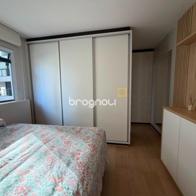 Apartamento com 76m², 2 quartos (sendo 1 suíte), 1 garagem, no bairro Campinas em São José