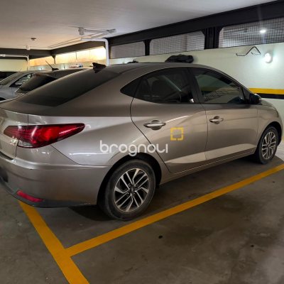 Apartamento com 76m², 2 quartos (sendo 1 suíte), 1 garagem, no bairro Campinas em São José