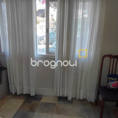 Casa com 288m², 4 quartos (sendo 2 suítes), 2 garagens, no bairro Itacorubi em Florianópolis