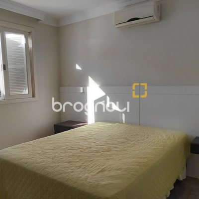 Casa com 288m², 4 quartos (sendo 2 suítes), 2 garagens, no bairro Itacorubi em Florianópolis