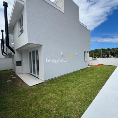 Casa com 138m², 3 quartos (sendo 2 suítes), 1 garagem, no bairro Ingleses do Rio Vermelho em Florianópolis