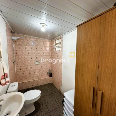 Casa com 170m², 3 quartos (sendo 1 suíte), 1 garagem, no bairro Barreiros em São José