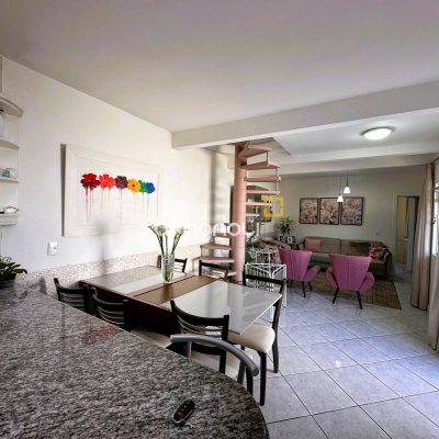 Casa com 170m², 3 quartos (sendo 1 suíte), 1 garagem, no bairro Barreiros em São José