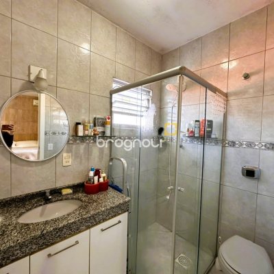 Casa com 170m², 3 quartos (sendo 1 suíte), 1 garagem, no bairro Barreiros em São José