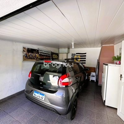 Casa com 170m², 3 quartos (sendo 1 suíte), 1 garagem, no bairro Barreiros em São José