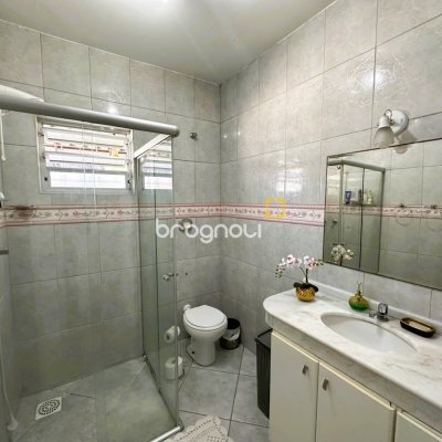 Casa com 170m², 3 quartos (sendo 1 suíte), 1 garagem, no bairro Barreiros em São José