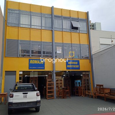 Sala com 600m², 3 quartos (sendo 1 suíte), no bairro Estreito em Florianópolis