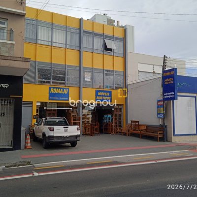 Sala com 600m², 3 quartos (sendo 1 suíte), no bairro Estreito em Florianópolis