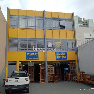 Sala com 600m², 3 quartos (sendo 1 suíte), no bairro Estreito em Florianópolis