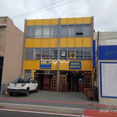 Sala com 600m², 3 quartos (sendo 1 suíte), no bairro Estreito em Florianópolis