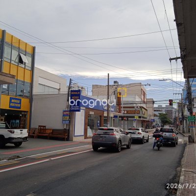 Sala com 600m², 3 quartos (sendo 1 suíte), no bairro Estreito em Florianópolis