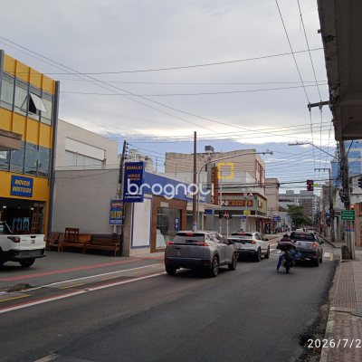 Sala com 600m², 3 quartos (sendo 1 suíte), no bairro Estreito em Florianópolis
