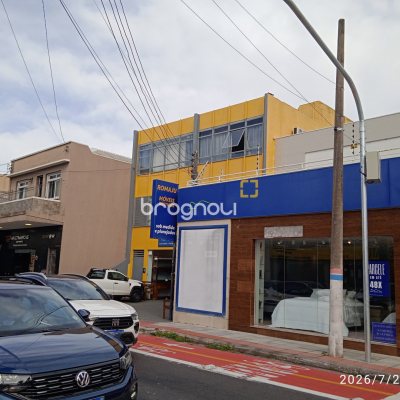 Sala com 600m², 3 quartos (sendo 1 suíte), no bairro Estreito em Florianópolis