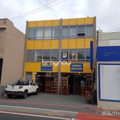 Sala com 600m², 3 quartos (sendo 1 suíte), no bairro Estreito em Florianópolis