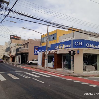 Sala com 600m², 3 quartos (sendo 1 suíte), no bairro Estreito em Florianópolis