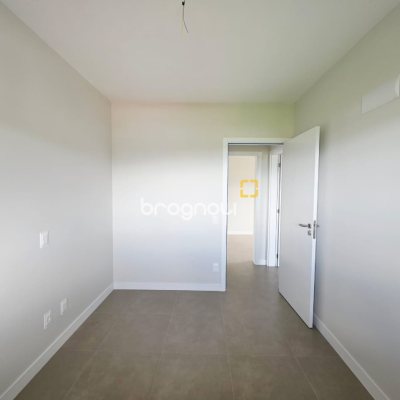 Apartamento com 94m², 3 quartos (sendo 1 suíte), 2 garagens, no bairro Saco Grande em Florianópolis