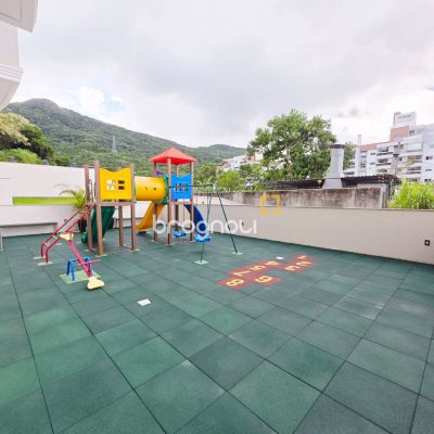 Apartamento com 94m², 3 quartos (sendo 1 suíte), 2 garagens, no bairro Saco Grande em Florianópolis