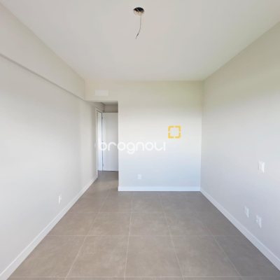 Apartamento com 94m², 3 quartos (sendo 1 suíte), 2 garagens, no bairro Saco Grande em Florianópolis