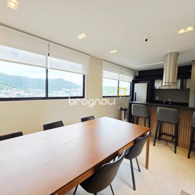 Apartamento com 94m², 3 quartos (sendo 1 suíte), 2 garagens, no bairro Saco Grande em Florianópolis
