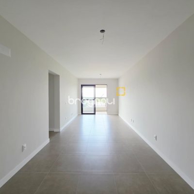 Apartamento com 94m², 3 quartos (sendo 1 suíte), 2 garagens, no bairro Saco Grande em Florianópolis
