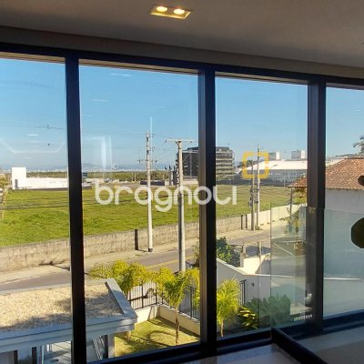 Apartamento com 94m², 3 quartos (sendo 1 suíte), 2 garagens, no bairro Saco Grande em Florianópolis