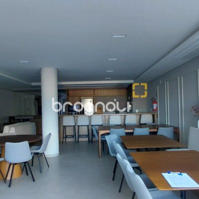 Apartamento com 94m², 3 quartos (sendo 1 suíte), 2 garagens, no bairro Saco Grande em Florianópolis