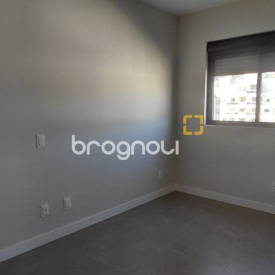 Apartamento com 94m², 3 quartos (sendo 1 suíte), 2 garagens, no bairro Saco Grande em Florianópolis