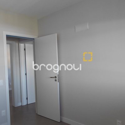 Apartamento com 94m², 3 quartos (sendo 1 suíte), 2 garagens, no bairro Saco Grande em Florianópolis