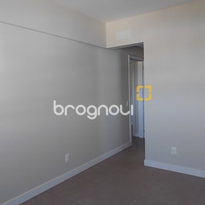 Apartamento com 94m², 3 quartos (sendo 1 suíte), 2 garagens, no bairro Saco Grande em Florianópolis