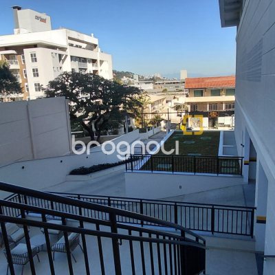 Apartamento com 94m², 3 quartos (sendo 1 suíte), 2 garagens, no bairro Saco Grande em Florianópolis