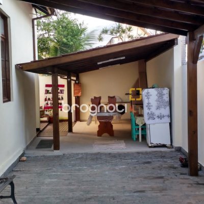 Casa de Condomínio com 240m², 4 quartos, 2 garagens, no bairro Canasvieiras em Florianópolis