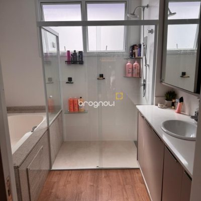 Apartamento com 155m², 4 quartos (sendo 4 suítes), 3 garagens, no bairro Campinas em São José
