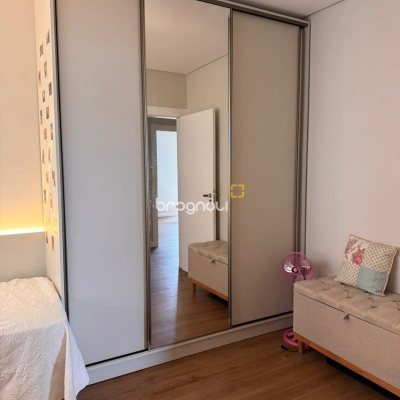 Apartamento com 155m², 4 quartos (sendo 4 suítes), 3 garagens, no bairro Campinas em São José
