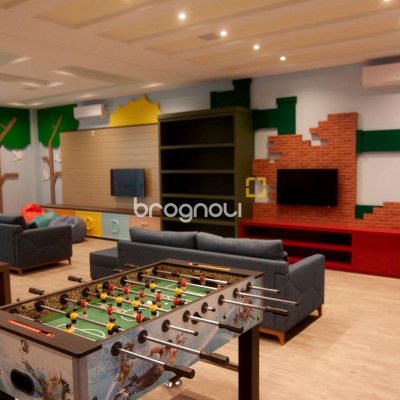 Apartamento com 155m², 4 quartos (sendo 4 suítes), 3 garagens, no bairro Campinas em São José