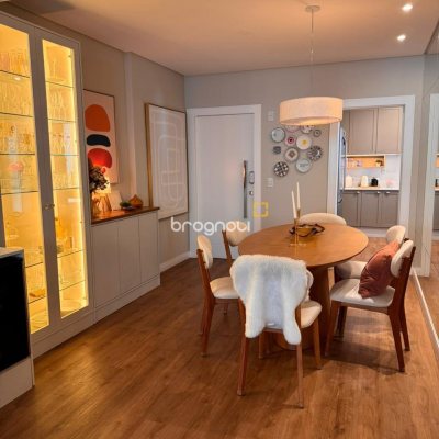 Apartamento com 155m², 4 quartos (sendo 4 suítes), 3 garagens, no bairro Campinas em São José