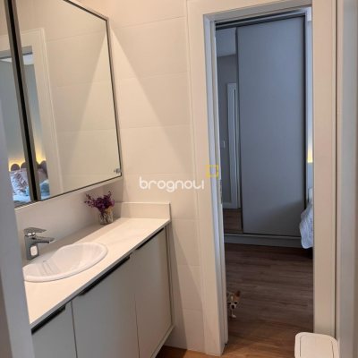 Apartamento com 155m², 4 quartos (sendo 4 suítes), 3 garagens, no bairro Campinas em São José